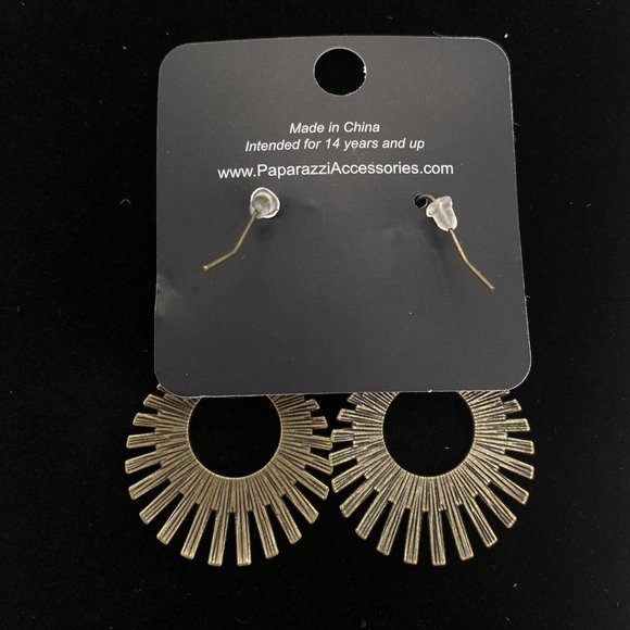 Paparazzi Fashion Jewelry Rebel Resplendence Brass Hook Earrings - Picture 3 of 3